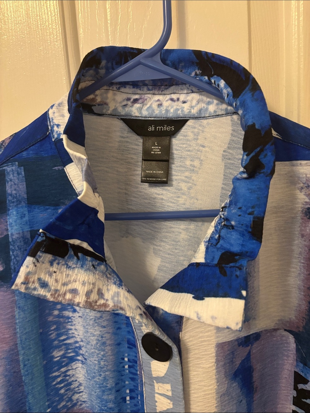 Blue and White tAbstract Button-Front Jacket - Picture 3 of 6